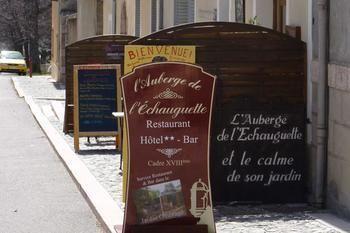 De L'echauguette 2*